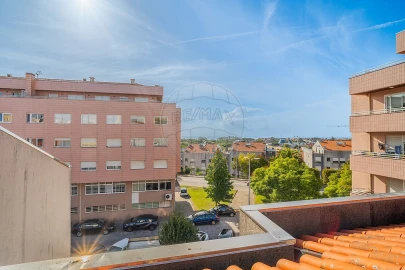 Moradia T4 para Venda em Mafamude e Vilar do Paraíso