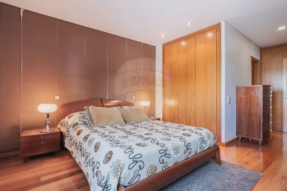 Moradia T4 para Venda em Mafamude e Vilar do Paraíso