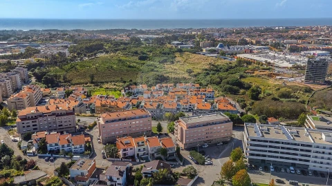 Moradia T4 para Venda em Mafamude e Vilar do Paraíso