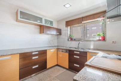Moradia T4 para Venda em Mafamude e Vilar do Paraíso