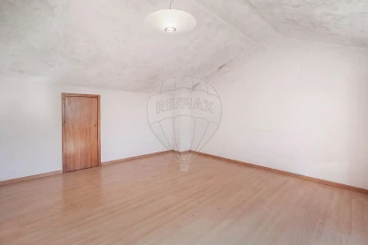Moradia T4 para Venda em Mafamude e Vilar do Paraíso