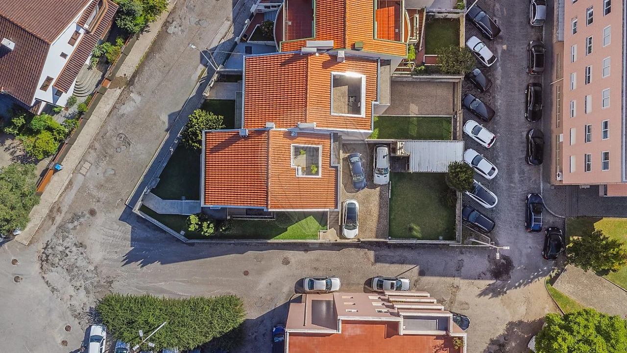 Moradia T4 para Venda em Mafamude e Vilar do Paraíso Foto 2