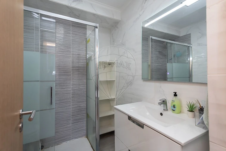 Apartamento T2 para Venda em Mina de Água Foto 14