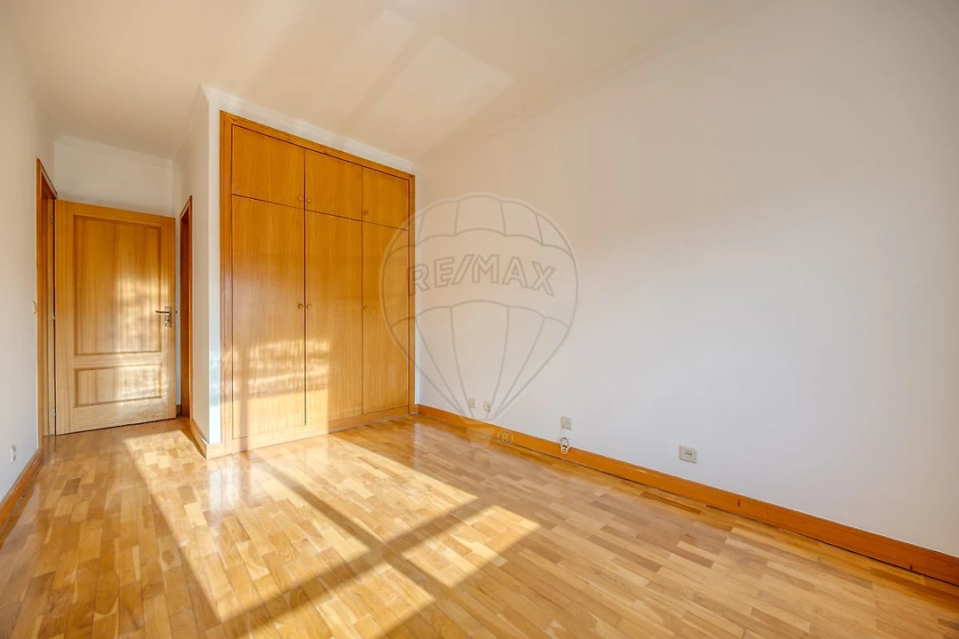 Apartamento T2 para Arrendamento em Alfena Foto 13