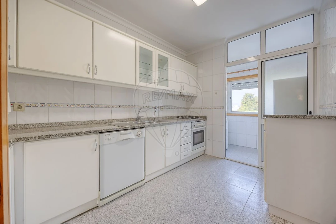 Apartamento T2 para Arrendamento em Alfena Foto 6
