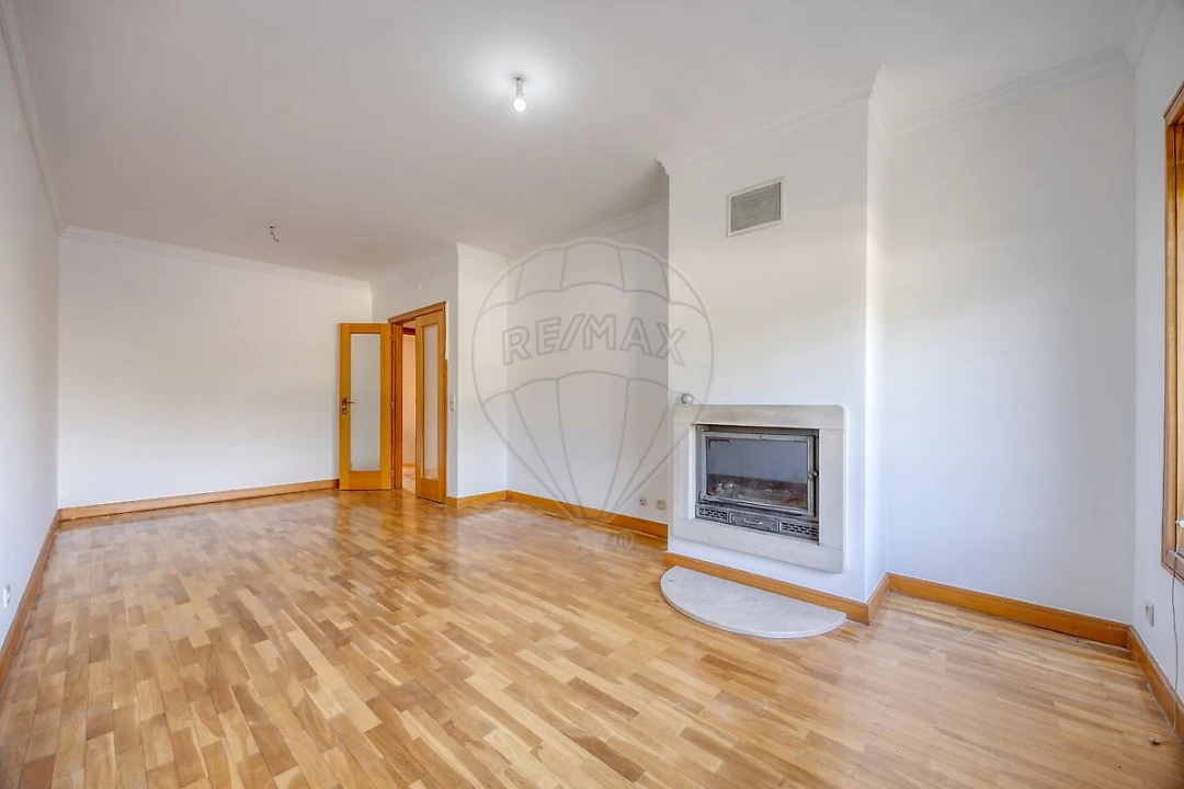 Apartamento T2 para Arrendamento em Alfena Foto 1