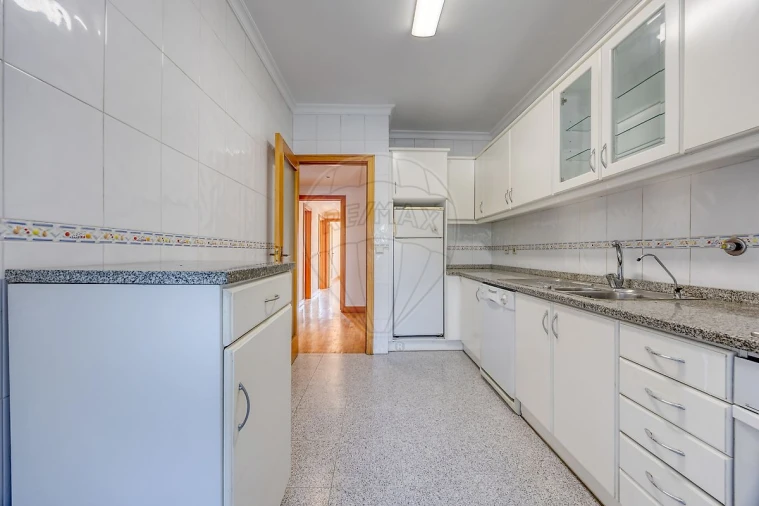 Apartamento T2 para Arrendamento em Alfena Foto 7