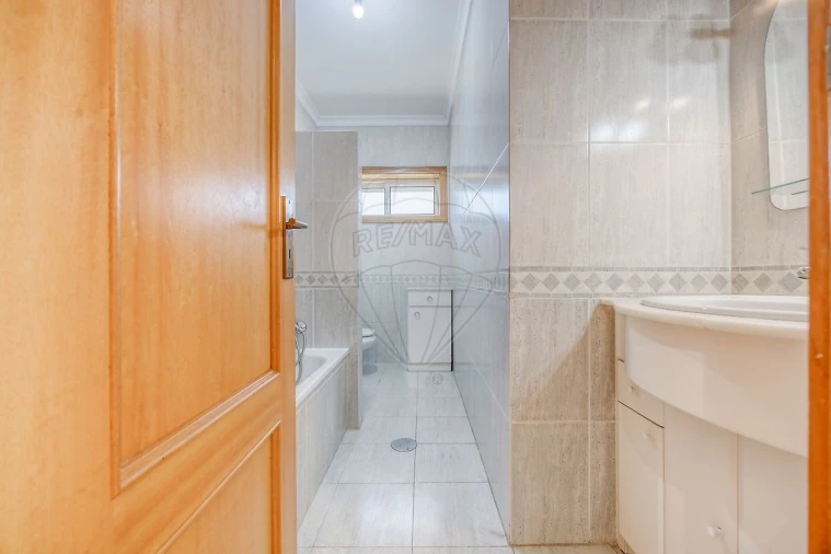 Apartamento T2 para Arrendamento em Alfena Foto 10