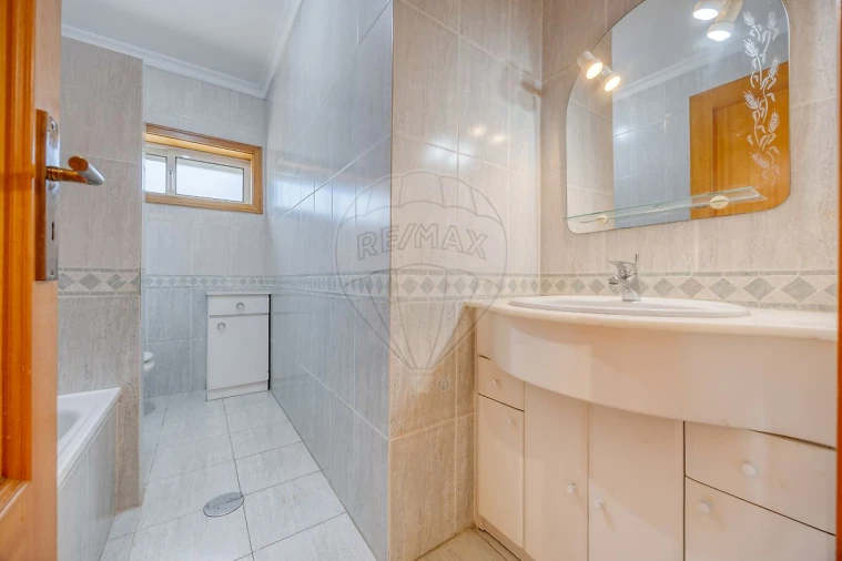 Apartamento T2 para Arrendamento em Alfena Foto 11