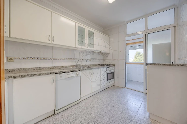 Apartamento T2 para Arrendamento em Alfena Foto 6