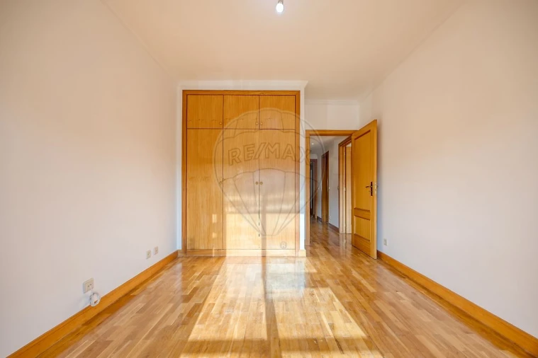 Apartamento T2 para Arrendamento em Alfena Foto 18