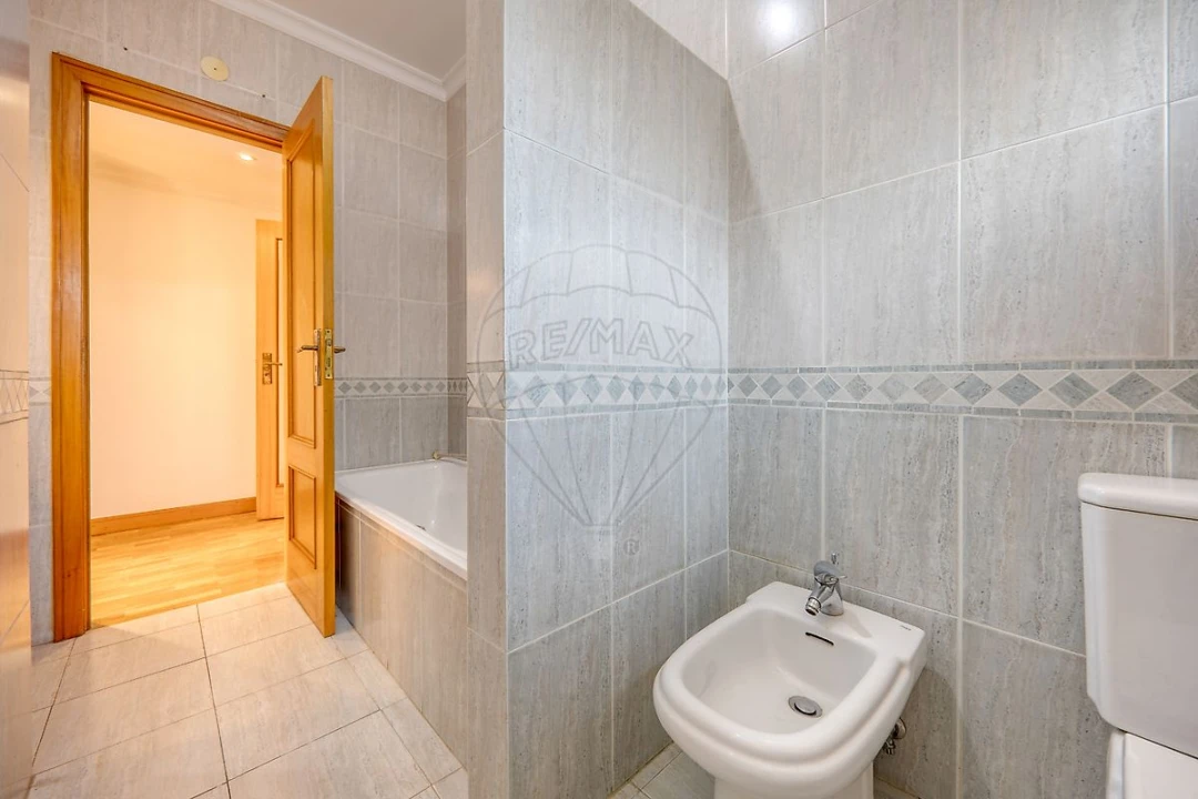 Apartamento T2 para Arrendamento em Alfena Foto 12