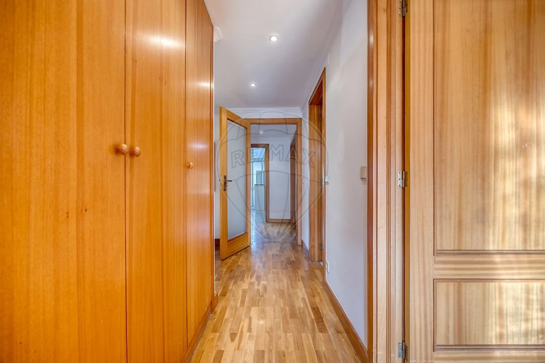 Apartamento T2 para Arrendamento em Alfena Foto 17