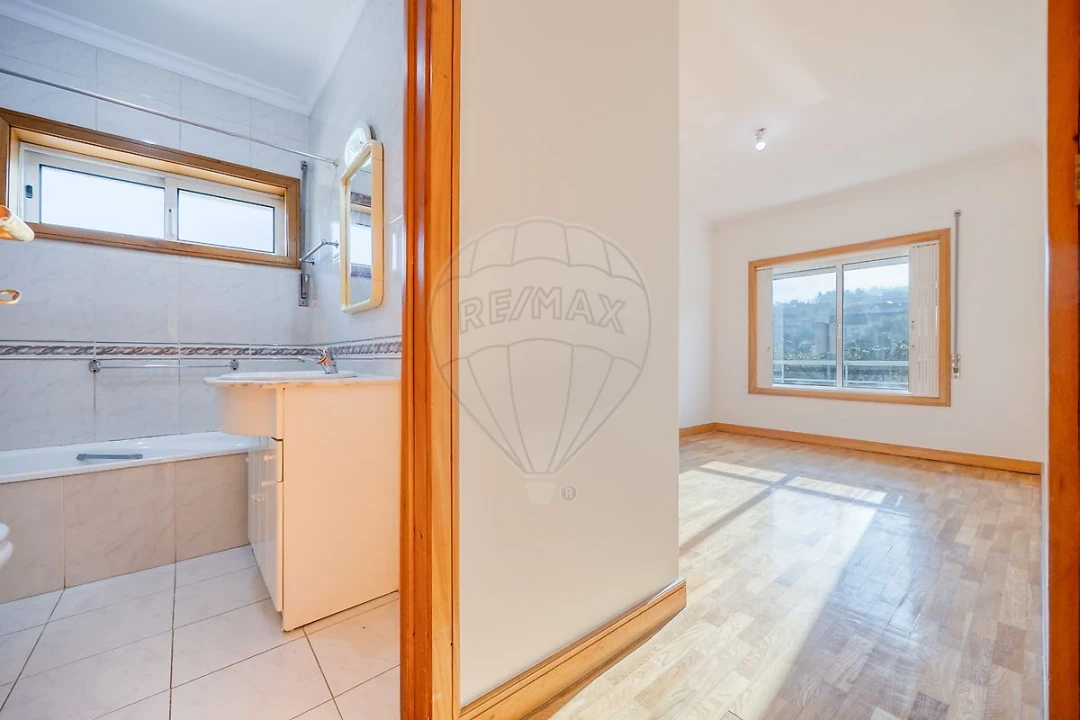 Apartamento T2 para Arrendamento em Alfena Foto 14