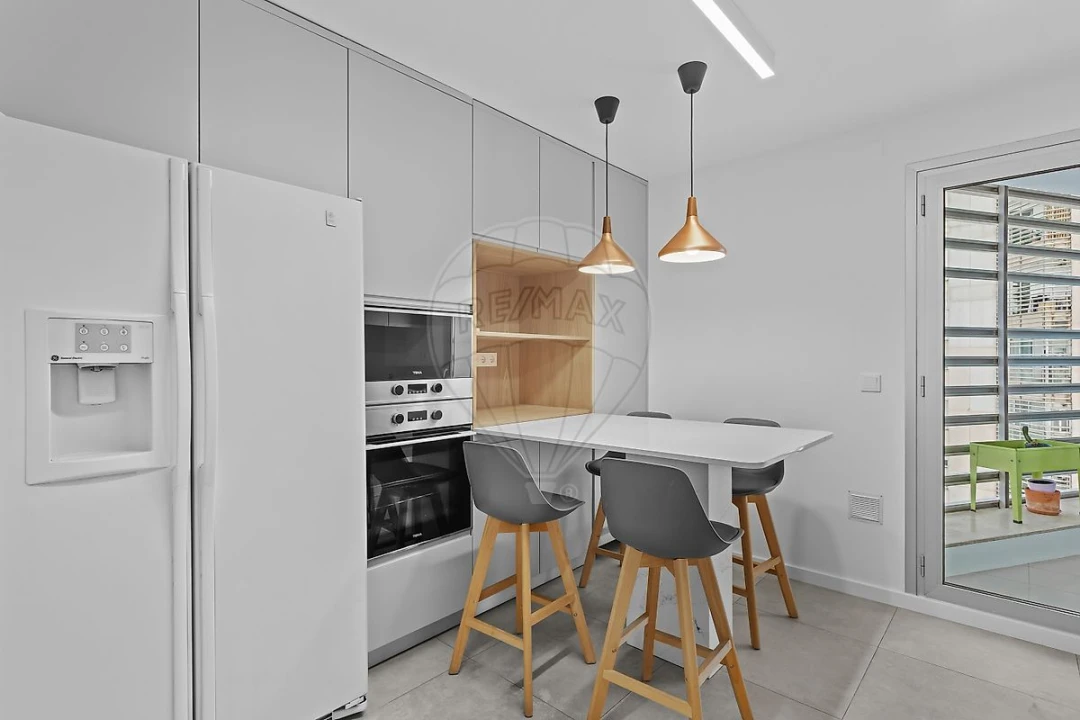 Apartamento T4 para Arrendamento em Campolide Foto 10