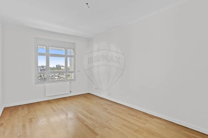 Apartamento T4 para Arrendamento em Campolide