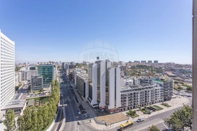 Apartamento T4 para Arrendamento em Campolide