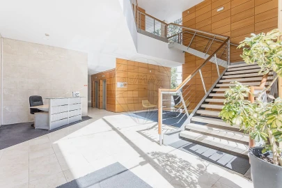 Apartamento T4 para Arrendamento em Campolide