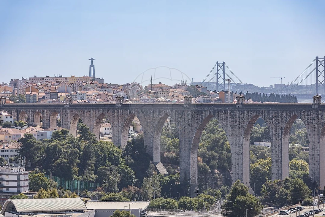 Apartamento T4 para Arrendamento em Campolide Foto 29