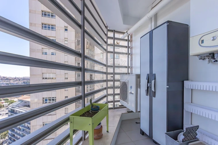 Apartamento T4 para Arrendamento em Campolide Foto 32