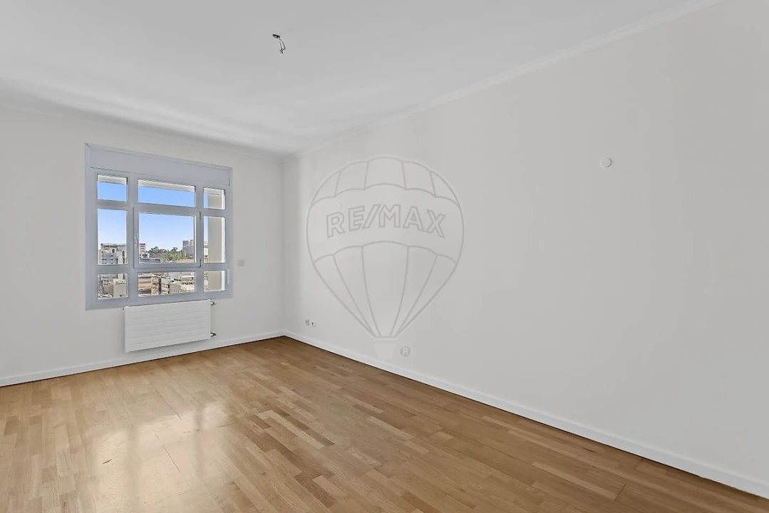 Apartamento T4 para Arrendamento em Campolide Foto 22
