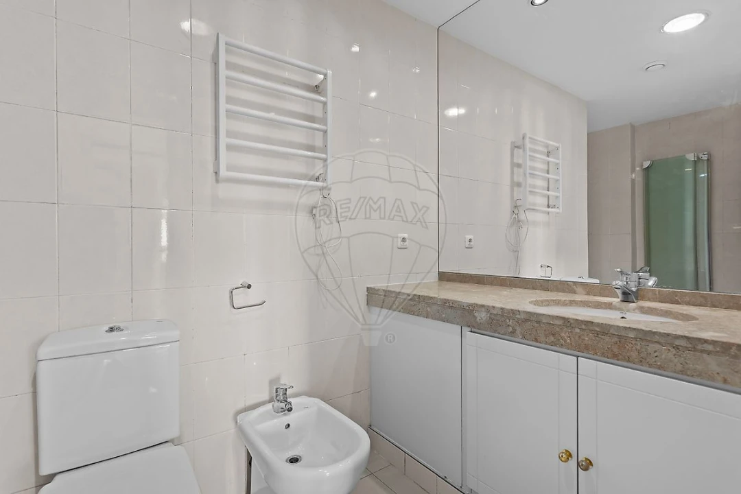 Apartamento T4 para Arrendamento em Campolide Foto 26