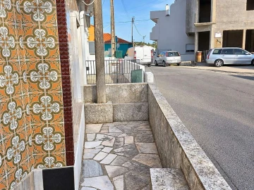 Moradia T2 para Venda em Almargem do Bispo, Pêro Pinheiro e Montelavar