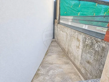 Moradia T2 para Venda em Almargem do Bispo, Pêro Pinheiro e Montelavar