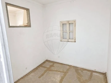 Moradia T2 para Venda em Almargem do Bispo, Pêro Pinheiro e Montelavar