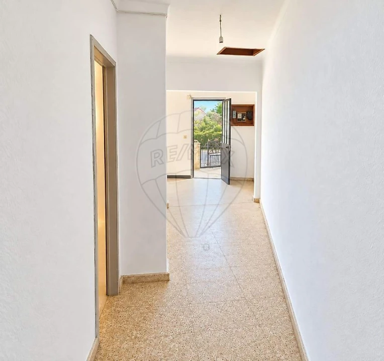Moradia T2 para Venda em Almargem do Bispo, Pêro Pinheiro e Montelavar Foto 4