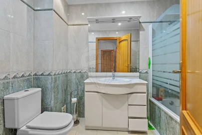 Apartamento T3 para Venda em Santa Iria de Azoia, São João da Talha e Bobadela