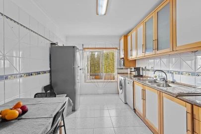 Apartamento T3 para Venda em Santa Iria de Azoia, São João da Talha e Bobadela