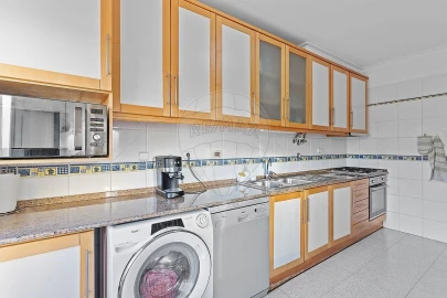 Apartamento T3 para Venda em Santa Iria de Azoia, São João da Talha e Bobadela