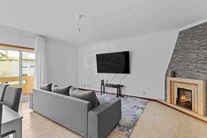 Apartamento T3 para Venda em Santa Iria de Azoia, São João da Talha e Bobadela