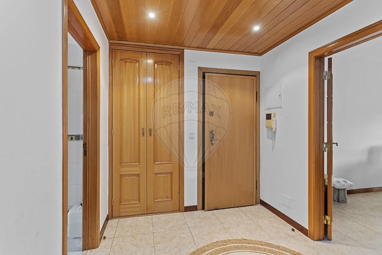 Apartamento T3 para Venda em Santa Iria de Azoia, São João da Talha e Bobadela Foto 19