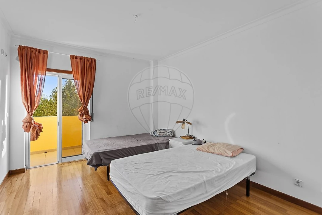 Apartamento T3 para Venda em Santa Iria de Azoia, São João da Talha e Bobadela Foto 1