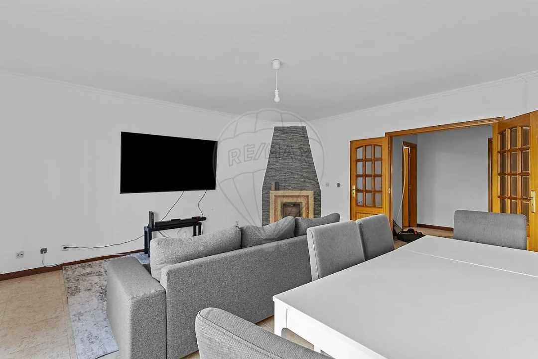 Apartamento T3 para Venda em Santa Iria de Azoia, São João da Talha e Bobadela Foto 9