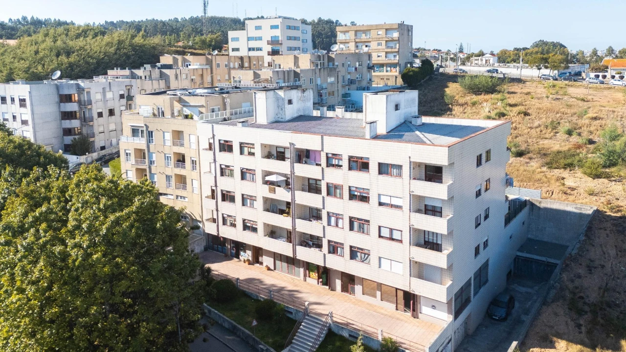 Apartamento T2 para Venda em Vilar de Andorinho Foto 1
