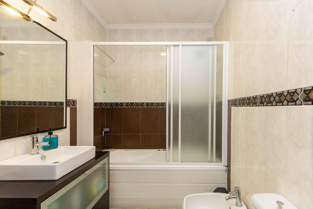 Apartamento T2 para Venda em Vilar de Andorinho Foto 12