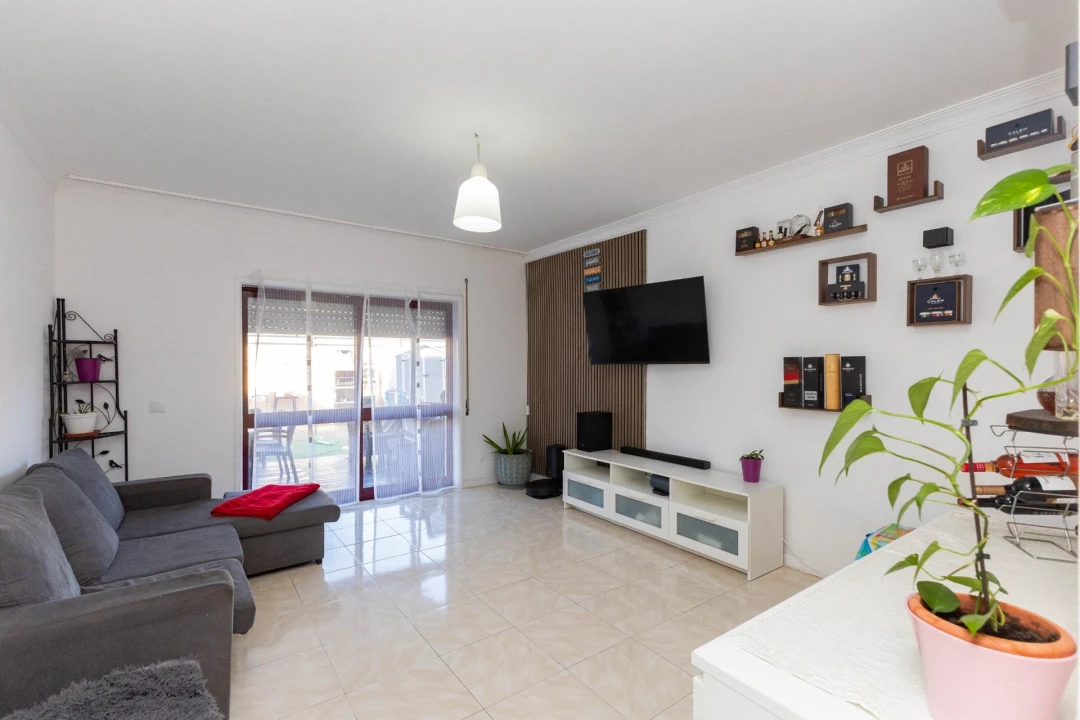 Apartamento T2 para Venda em Vilar de Andorinho Foto 9
