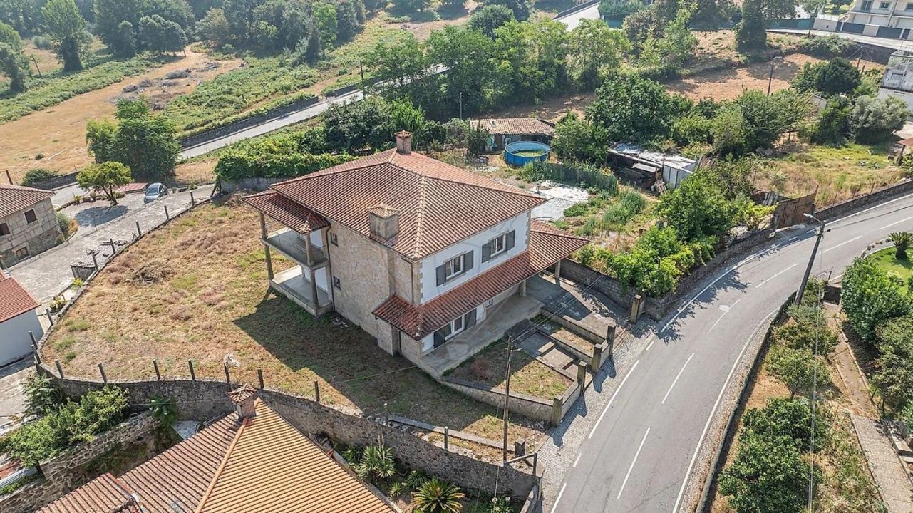 Moradia T4 para Venda em Adaufe Foto 1