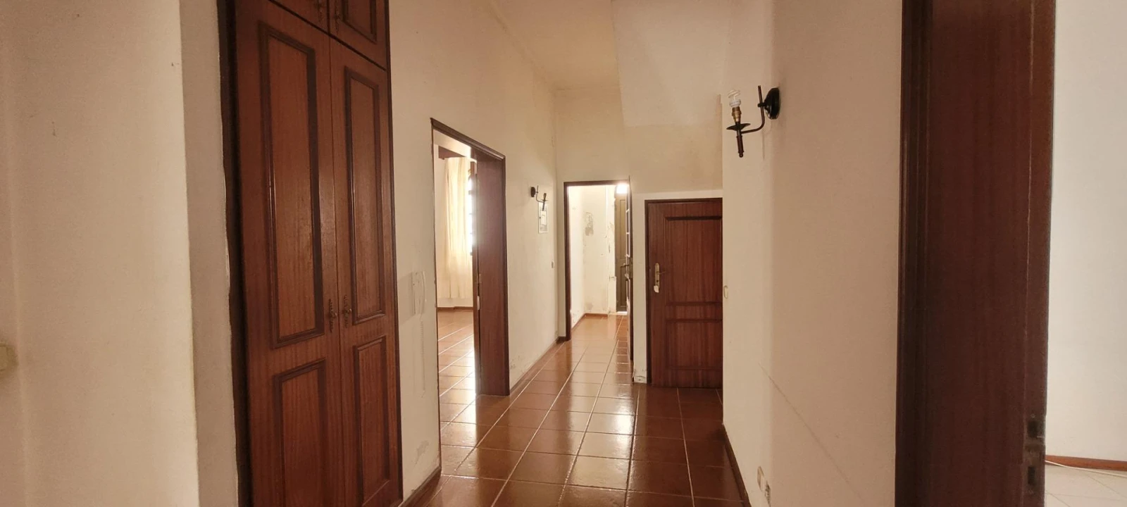 Moradia T5 para Venda em Buarcos Foto 4