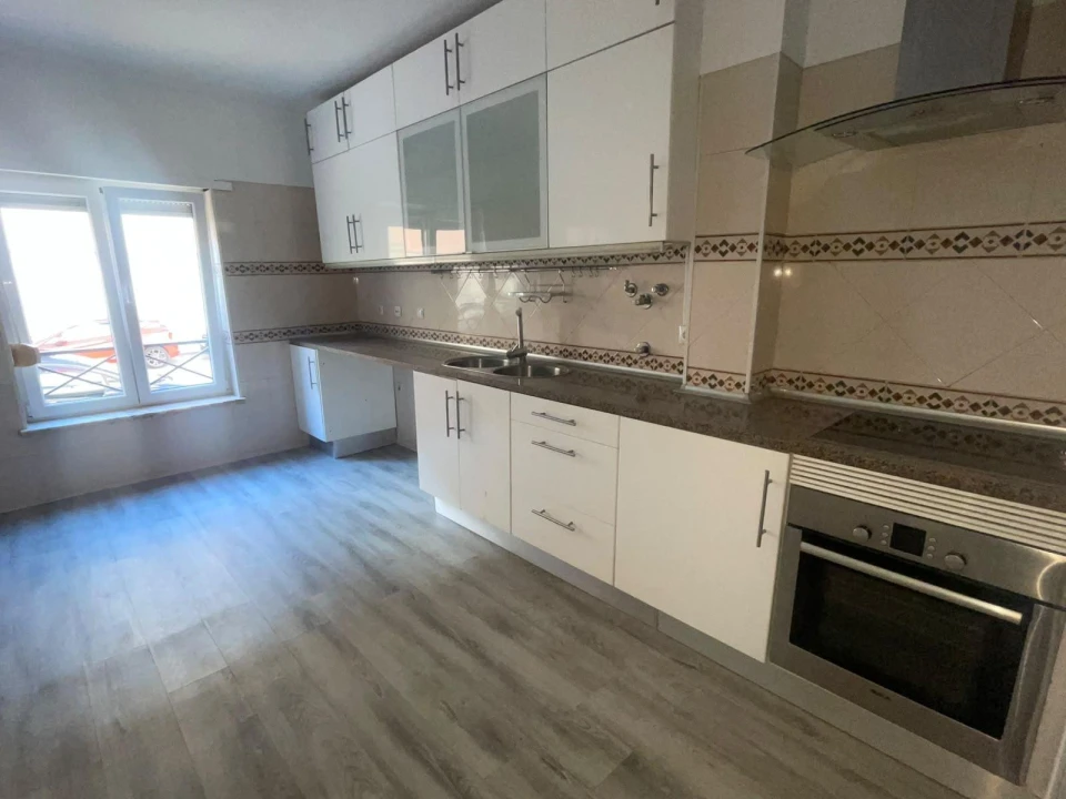 Apartamento T3 para Venda em Quinta do Conde Foto 3