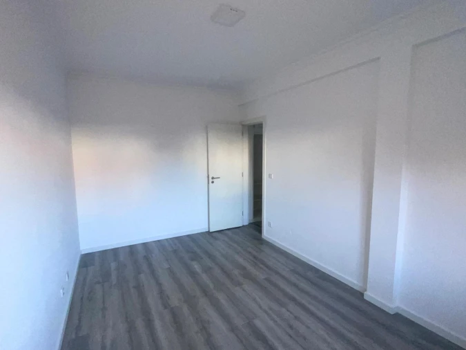 Apartamento T3 para Venda em Quinta do Conde Foto 14