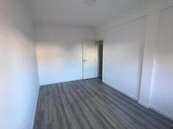 Apartamento T3 para Venda em Quinta do Conde Foto 16