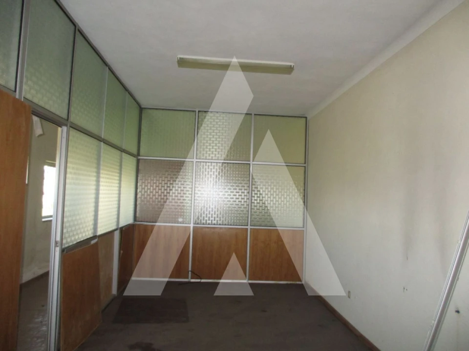 Armazém para Arrendamento em Sangalhos Foto 3
