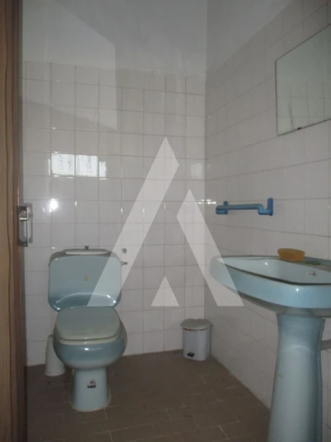Armazém para Arrendamento em Sangalhos
