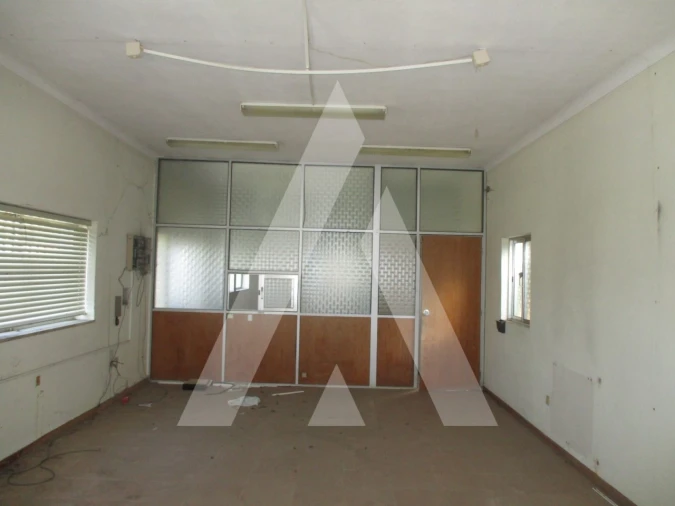 Armazém para Arrendamento em Sangalhos Foto 8
