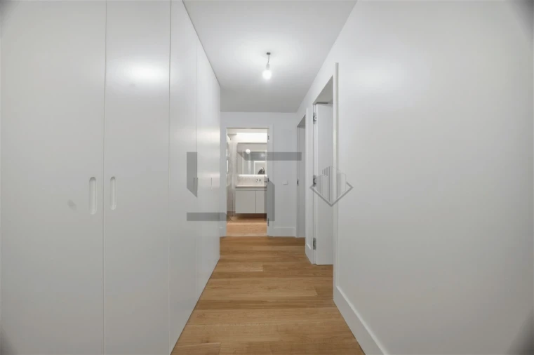 Apartamento T3 para Venda em Santo António Foto 9