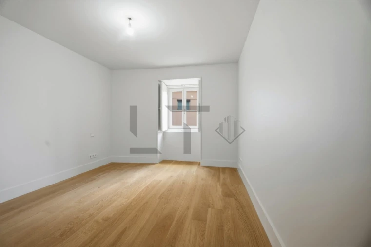 Apartamento T3 para Venda em Santo António Foto 11